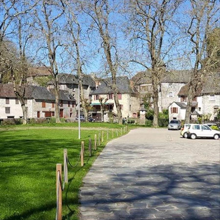Auberge Henri IV Segur-le-Chateau Luaran gambar